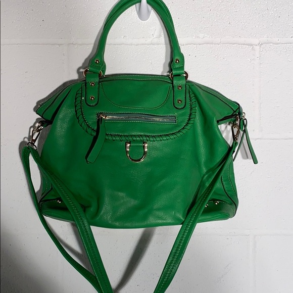 Simply Vera Vera Wang Handbags - Simply Vera Wang Kelly green shoulder bag  vgc